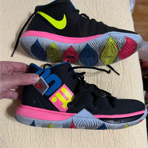 Nike Kyrie 5 Black/Pink Athletic Basketball Shoes AQ2456-003 Size 7Y