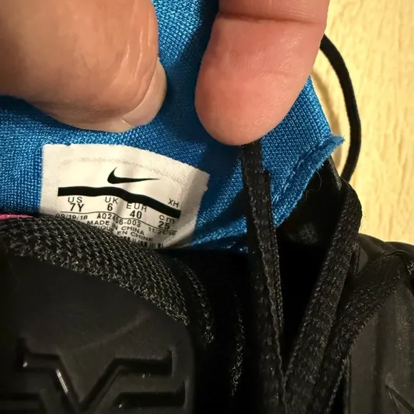 Nike Kyrie 5 Black/Pink Athletic Basketball Shoes AQ2456-003 Size 7Y