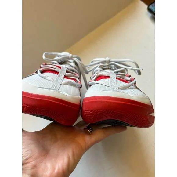 Nike Kyrie Flytrap 6 Athletic Shoes Gray/Red NEW Size 10