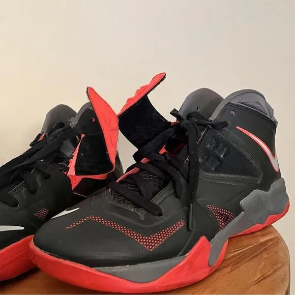 Nike LeBron Zoom Soldier 7 Mens Sz 8 US Black Athletic Shoes Sneakers 599264-003