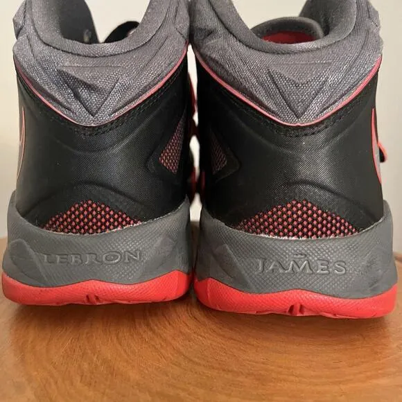 Nike LeBron Zoom Soldier 7 Mens Sz 8 US Black Athletic Shoes Sneakers 599264-003
