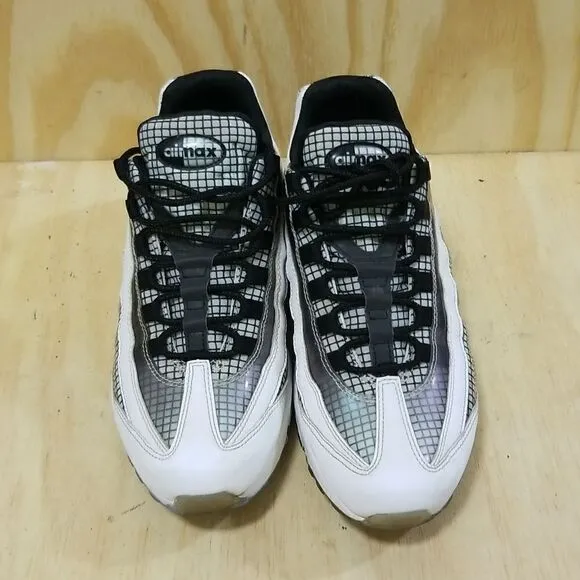 NIKE Men's Athletic AIR MAX 95 LV8 SHOES Men's sz 8.5 / Wmn's sz 10
