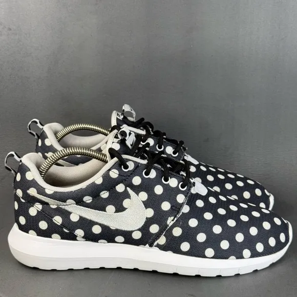 Nike Men's Roshe One NM QS 'Polka Dot athletic sneaker shoes size 9.5