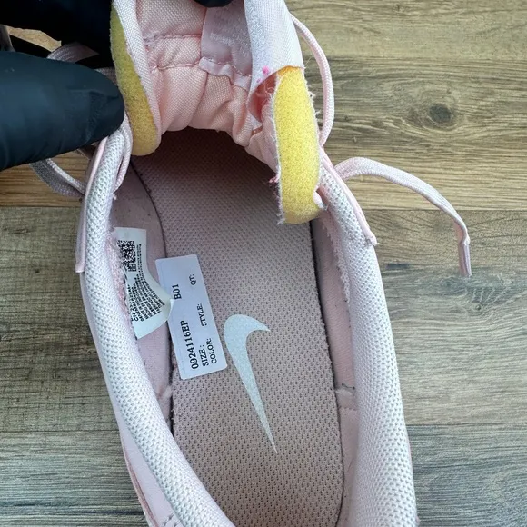 Nike Size 8.5 Women's Blazer Low Platform Sneaker Shoes: Pink: DJ0292-600