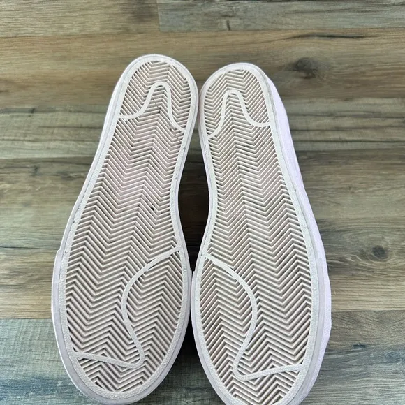 Nike Size 8.5 Women's Blazer Low Platform Sneaker Shoes: Pink: DJ0292-600