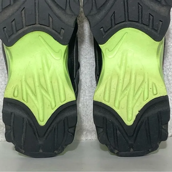 Nike TC 7900 Womens Black Ghost Green Running Athletic Sneakers Shoes SZ US 8.5