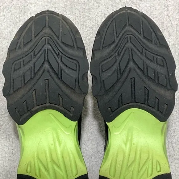 Nike TC 7900 Womens Black Ghost Green Running Athletic Sneakers Shoes SZ US 8.5