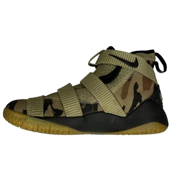 Nike Zoom Athletic Shoes Lebron Soldier 11 Camo Boys Size 6 Youth
