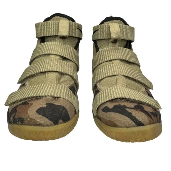 Nike Zoom Athletic Shoes Lebron Soldier 11 Camo Boys Size 6 Youth