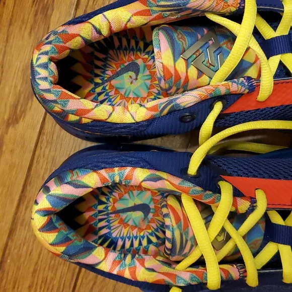 Nike Zoom Freak 4 Big Kids. Royal blue/ yellow, Kaleidoscope Athletic Shoes 6Y