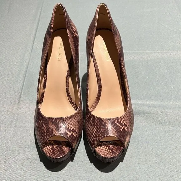 Nine West Platform Open Toed Heels Size 9 B34