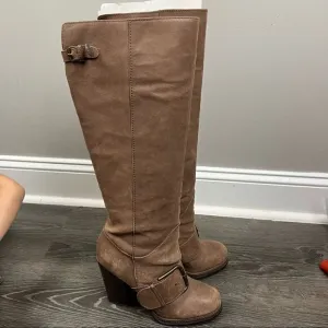 Nine West Vintage vathrowdown leather buckle fond toe heel knee high boots