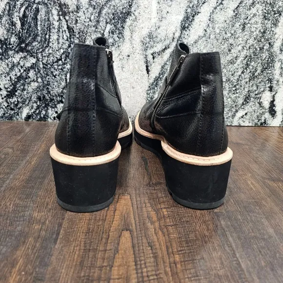 NWOB Eileen Fisher Cargo Ankle Boots Sz 9