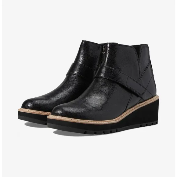 NWOB Eileen Fisher Cargo Ankle Boots Sz 9
