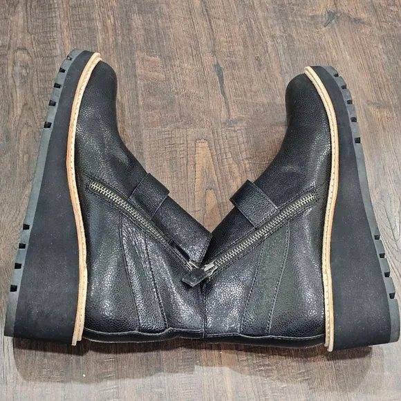 NWOB Eileen Fisher Cargo Ankle Boots Sz 9