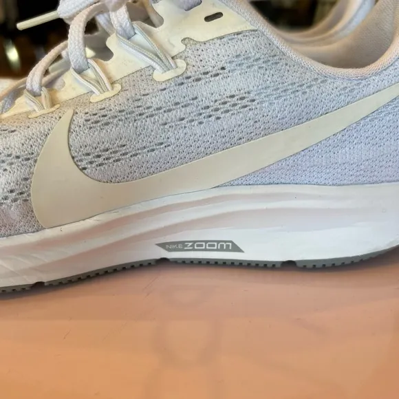 NWOB Nike Air Zoom Pegasus 36 AQ2210-100 Women's Athletic Shoes US Sz 8