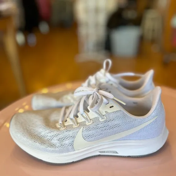 NWOB Nike Air Zoom Pegasus 36 AQ2210-100 Women's Athletic Shoes US Sz 8