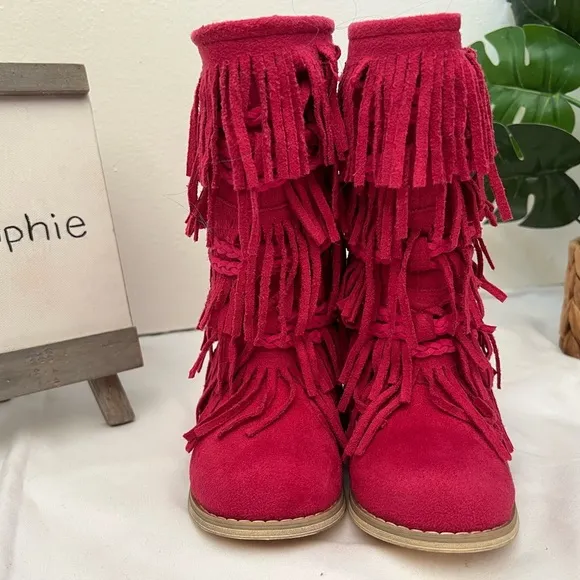 NWOT! Joyfolie Riley bohemian fringe and braid knee high boots in carmine Size 6