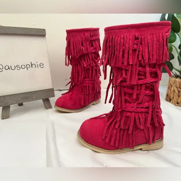 NWOT! Joyfolie Riley bohemian fringe and braid knee high boots in carmine Size 6
