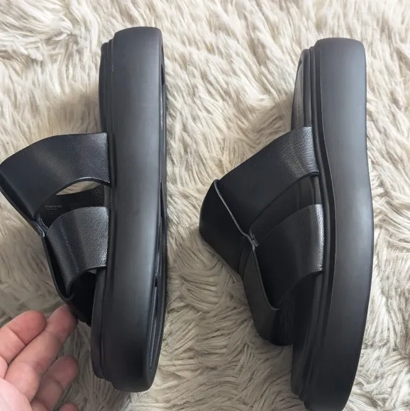 NWOT Vagabond Blenda Sandals in Black Leather