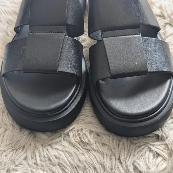 NWOT Vagabond Blenda Sandals in Black Leather