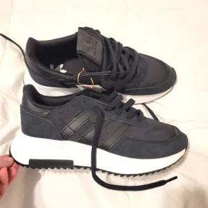 NWT Adidas Retropy F2 J athletic shoes sz 8.5