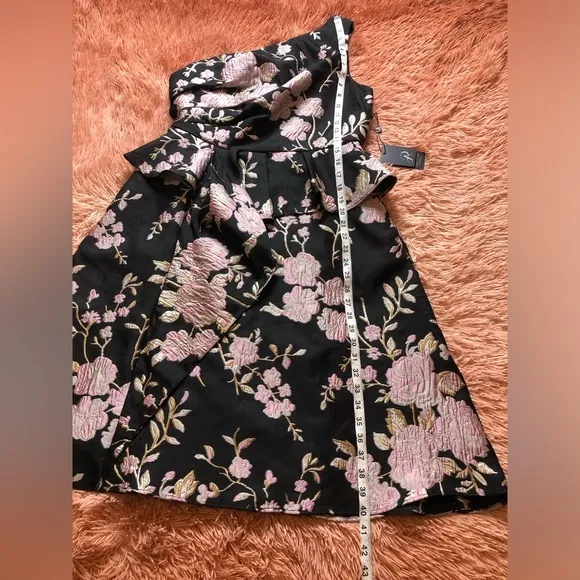NWT Adrianna Papell Jacquard One Shoulder Knee Length Dress, Black/Pink. Size 10