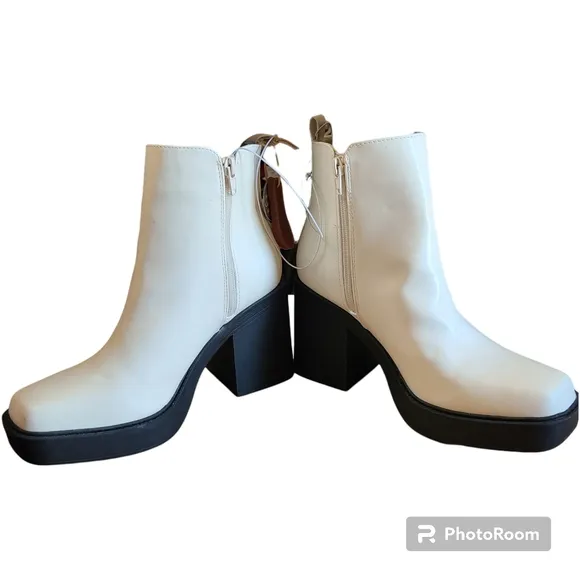 NWT MIA Womens Size 8.5M Gwyn Cream Leather Chelsea Boots Chunky Motocor…