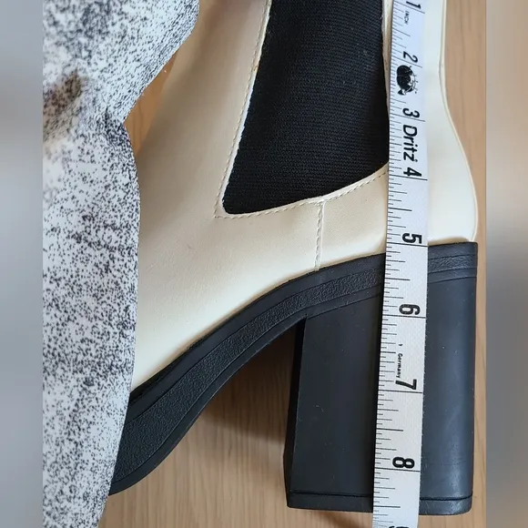 NWT MIA Womens Size 8.5M Gwyn Cream Leather Chelsea Boots Chunky Motocor…