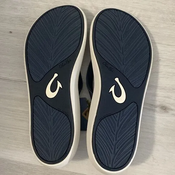 NWT-OLUKAI-Pi'oe Women's Beach Sandals,Water-Resistant-Navy blue and Grey-Size 8