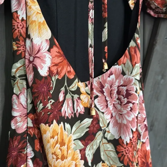 NWT Showpo Lorie Maxi Dress Short Sleeve Cut Out Tie Back Dress Boheme Floral
