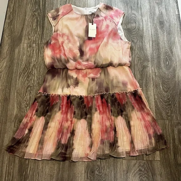 NWT Ted Baker London Amorita BlurredFloral Print Waisted Sleeveless Mini Dress