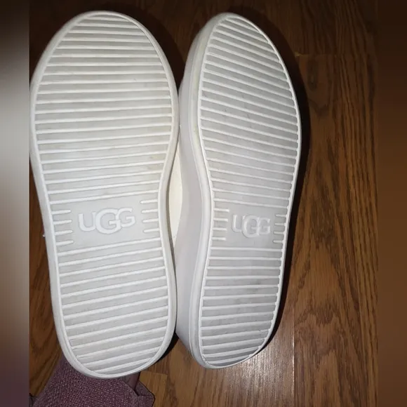 NWT UGG athletic sneakers. Women's 5.5