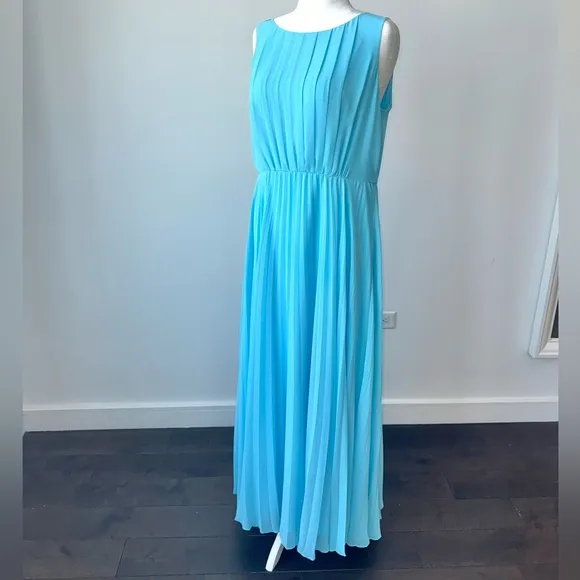 Ocean blue pleated maxi dress by WHBM. Size 12 .