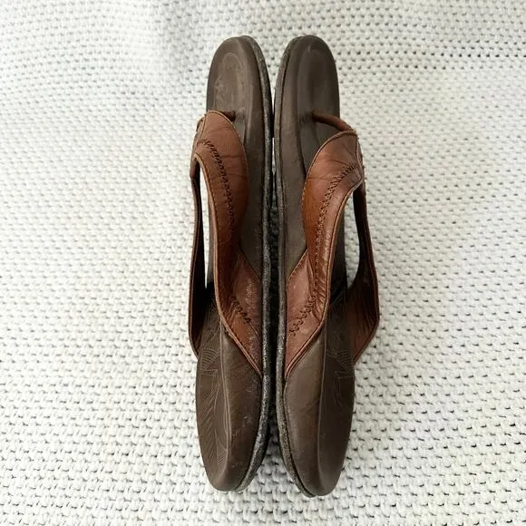 OluKai Men Hiapo Brown Cognac Leather Thong Sandals 14 Summer Vacation Beach