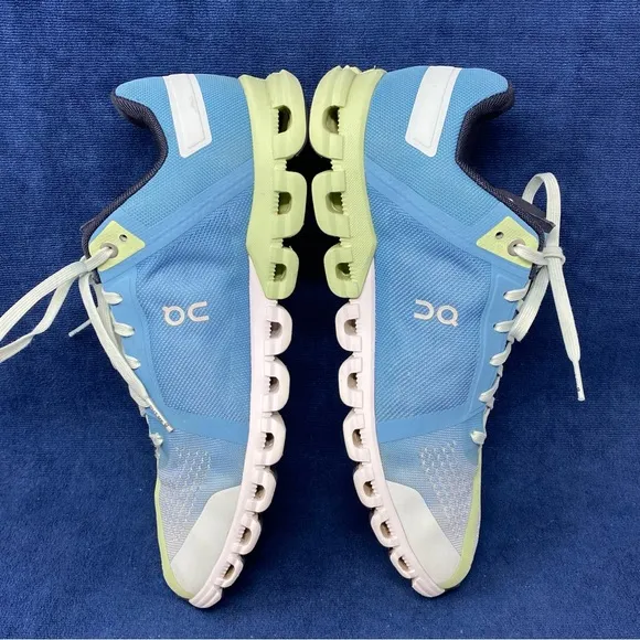 On cloud cloudflow women’s athletic running sneakers size 10 US pre owned