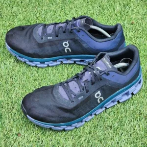 ON CLOUDFLOW 4 - Mens Athletic Shoes - SIZE 11 ***See pictures***