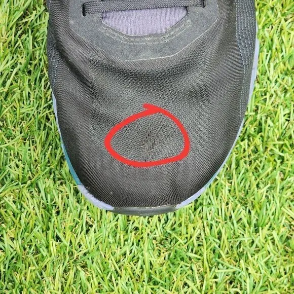 ON CLOUDFLOW 4 - Mens Athletic Shoes - SIZE 11 ***See pictures***