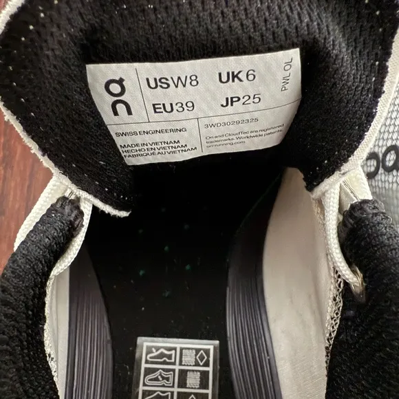 On Women's Cloudnova Z5 Rush in Pearl/Black, Size 8