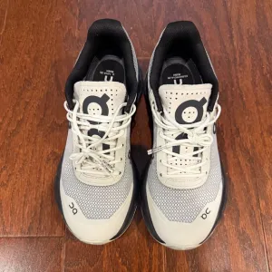 On Women's Cloudnova Z5 Rush in Pearl/Black, Size 8