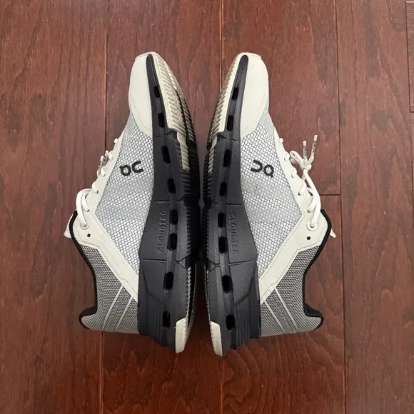 On Women's Cloudnova Z5 Rush in Pearl/Black, Size 8