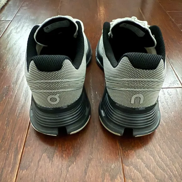 On Women's Cloudnova Z5 Rush in Pearl/Black, Size 8