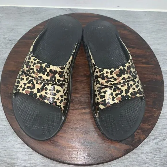 OOFOS OOahh Limited Women’s Size 7 Slide Sandal Multicolor Leopard Print Comfort