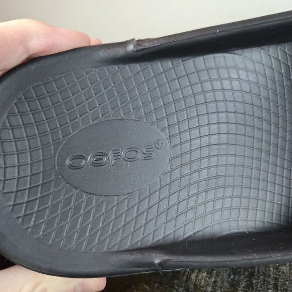 Oofos OOahh Mens Size 10 Womens 12 Recovery Slip-On Slides Sandals Black