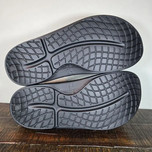 Oofos OOahh Mens Size 10 Womens 12 Recovery Slip-On Slides Sandals Black