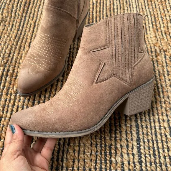 Pierre Dumas Women's Ankle Boots Taupe Block Heel Booties 6.5