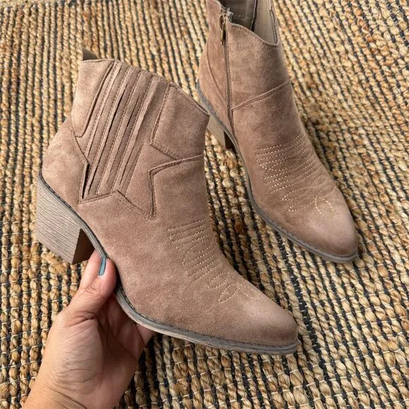 Pierre Dumas Women's Ankle Boots Taupe Block Heel Booties 6.5