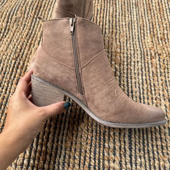Pierre Dumas Women's Ankle Boots Taupe Block Heel Booties 6.5
