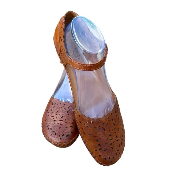 Pikolinos P. Vallarta women's shoes Velcro strap leather upper size 41 or US 10
