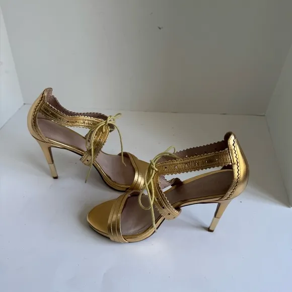 Pour La Victoire Shanna Gold Leather Dress Open Toe Heels Size 8.5